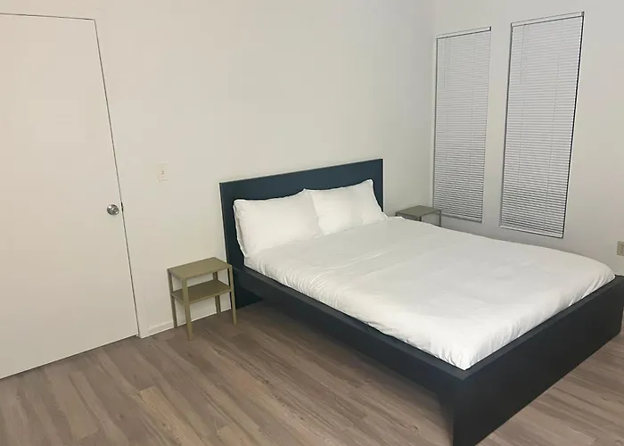 2 To 6 Bedroom Walk To Strip Mgm Casino Shop Club